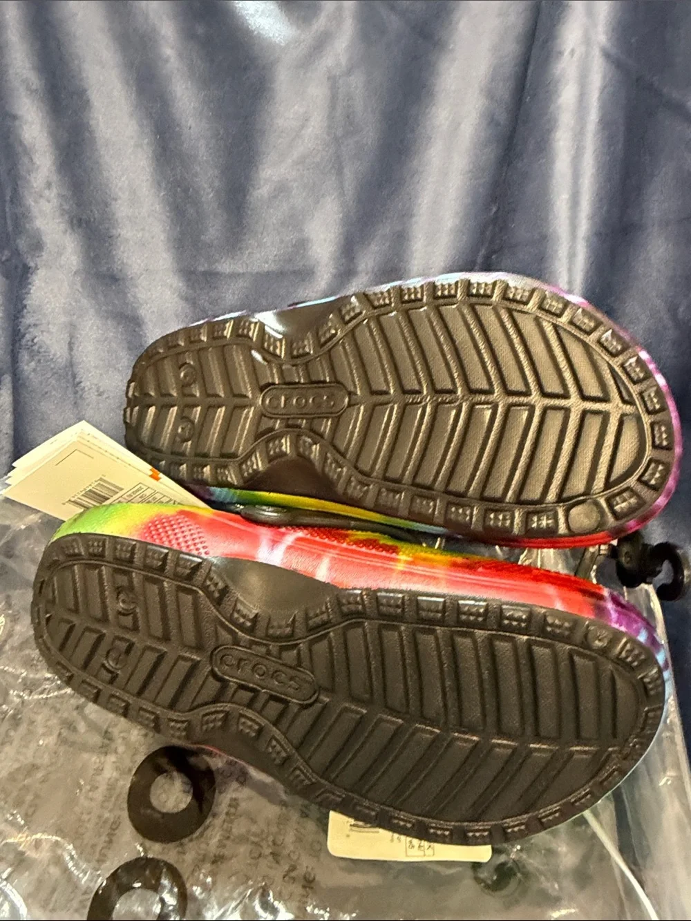CROCS Kids Tie-Dye Rainbow Fuzzy Lined Clogs - Black Strap